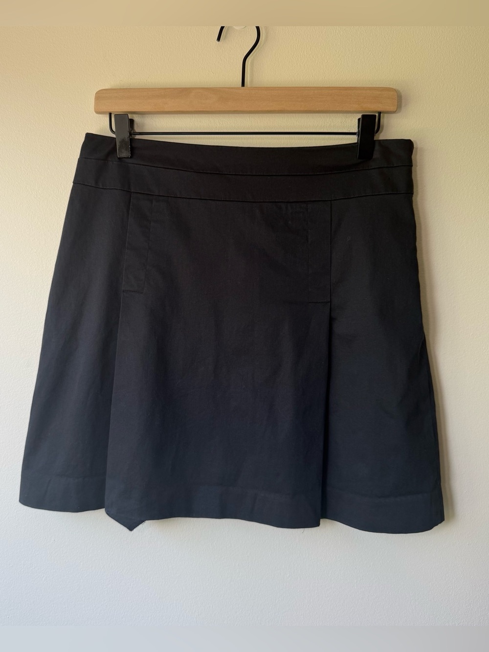 Banana Republic Women's Double Pleat Skirt | Black | 8